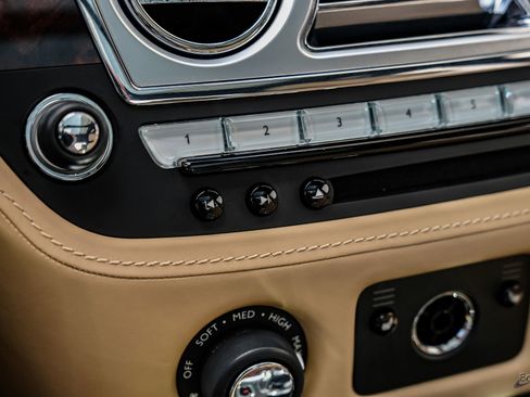 Used 2017 Rolls-Royce Ghost RWD image 68