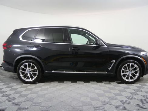 Used 2024 BMW X5 xDrive40i w/ Premium Package AWD/4WD image 2