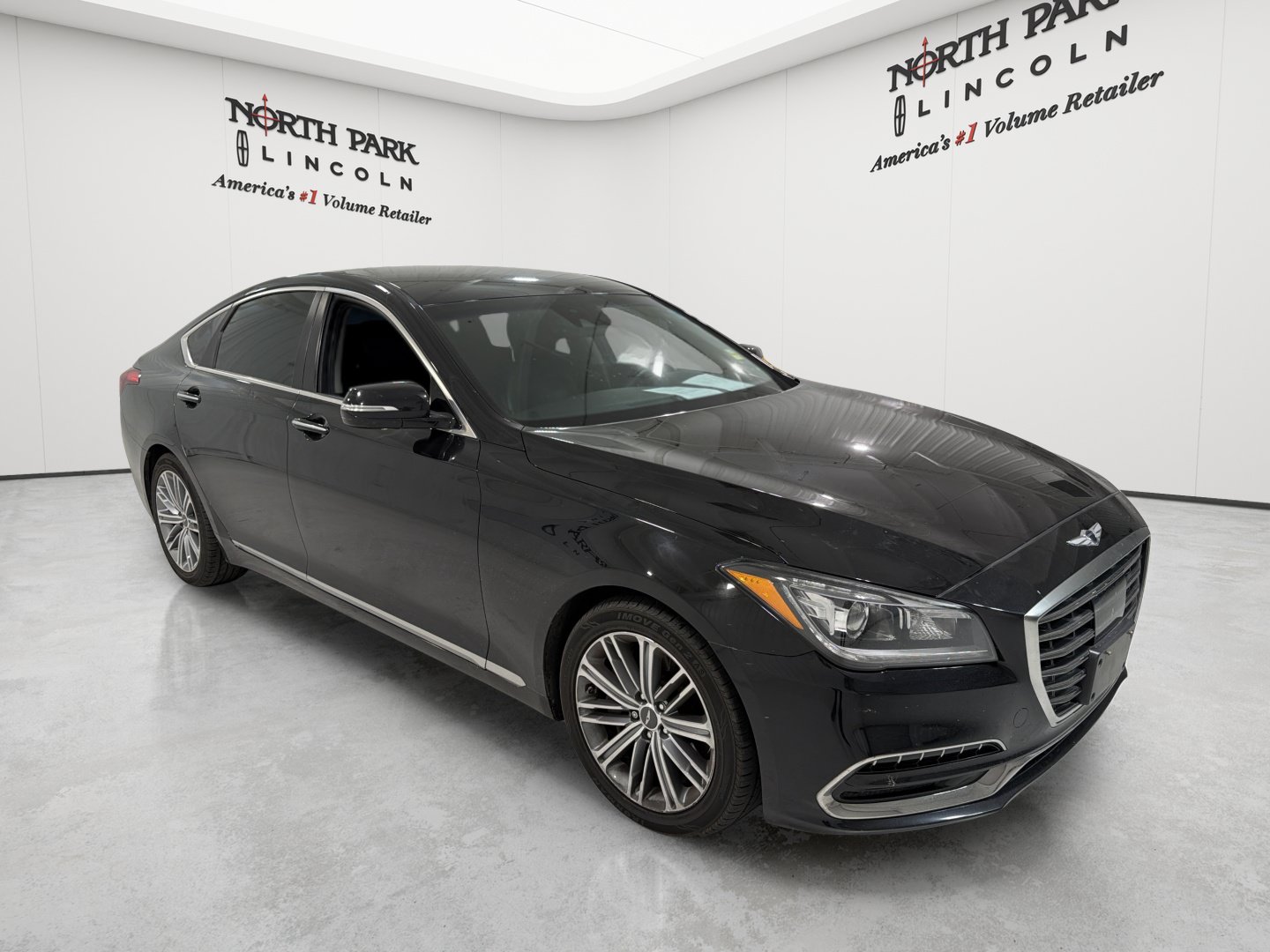 Used 2018 Genesis G80 3.8 RWD image 7