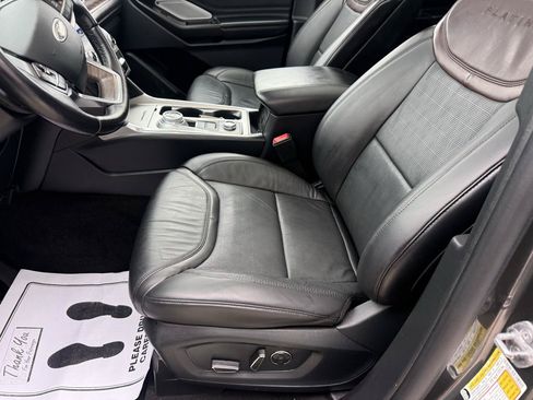 Used 2020 Ford Explorer Platinum w/ Premium Technology Package AWD/4WD image 14