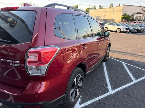 Used 2017 Subaru Forester 2.5i w/ Alloy Wheel Package AWD/4WD image 8