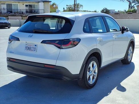 Used 2023 Honda HR-V LX image 4