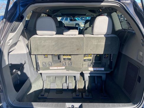 Used 2016 Toyota Sienna image 25