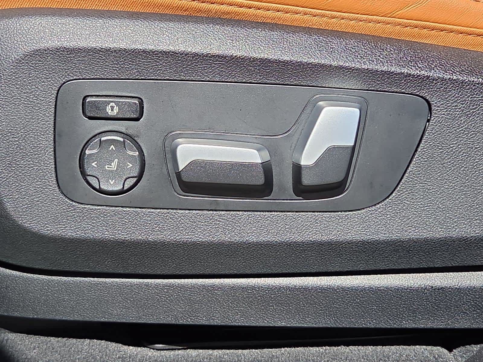 Used 2024 BMW X5 sDrive40i w/ Premium Package RWD image 16