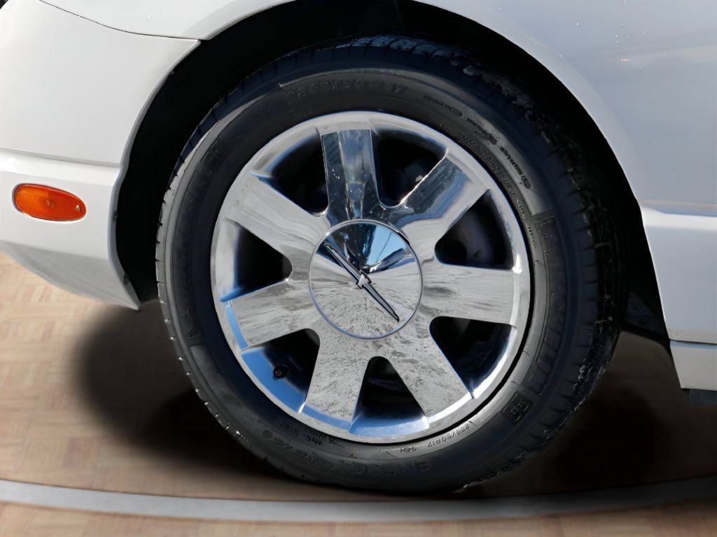 Used 2002 Ford Thunderbird RWD image 9