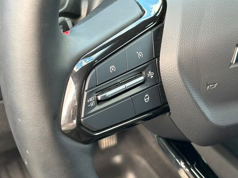 Used 2024 Chevrolet Equinox EV RS image 27