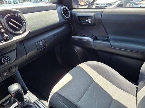 Used 2020 Toyota Tacoma TRD Off-Road w/ Technology Package RWD image 37