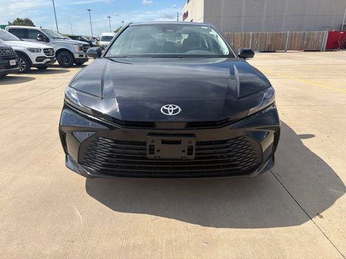 Used 2026 Toyota Camry LE FWD image 8