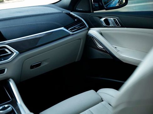 Used 2023 BMW X6 M50i w/ Executive Package image 30