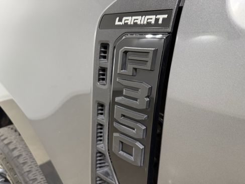 Used 2023 Ford F350 Lariat w/ Sport Appearance Package image 8