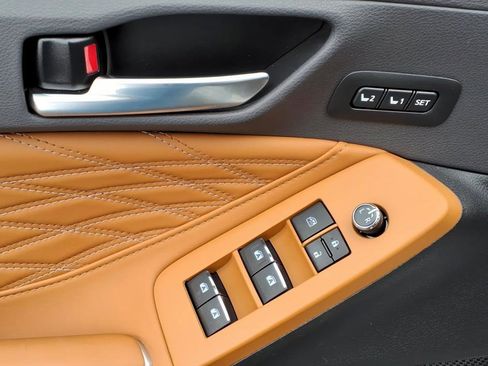 Used 2022 Toyota Avalon Limited w/ Advanced Safety Package image 14