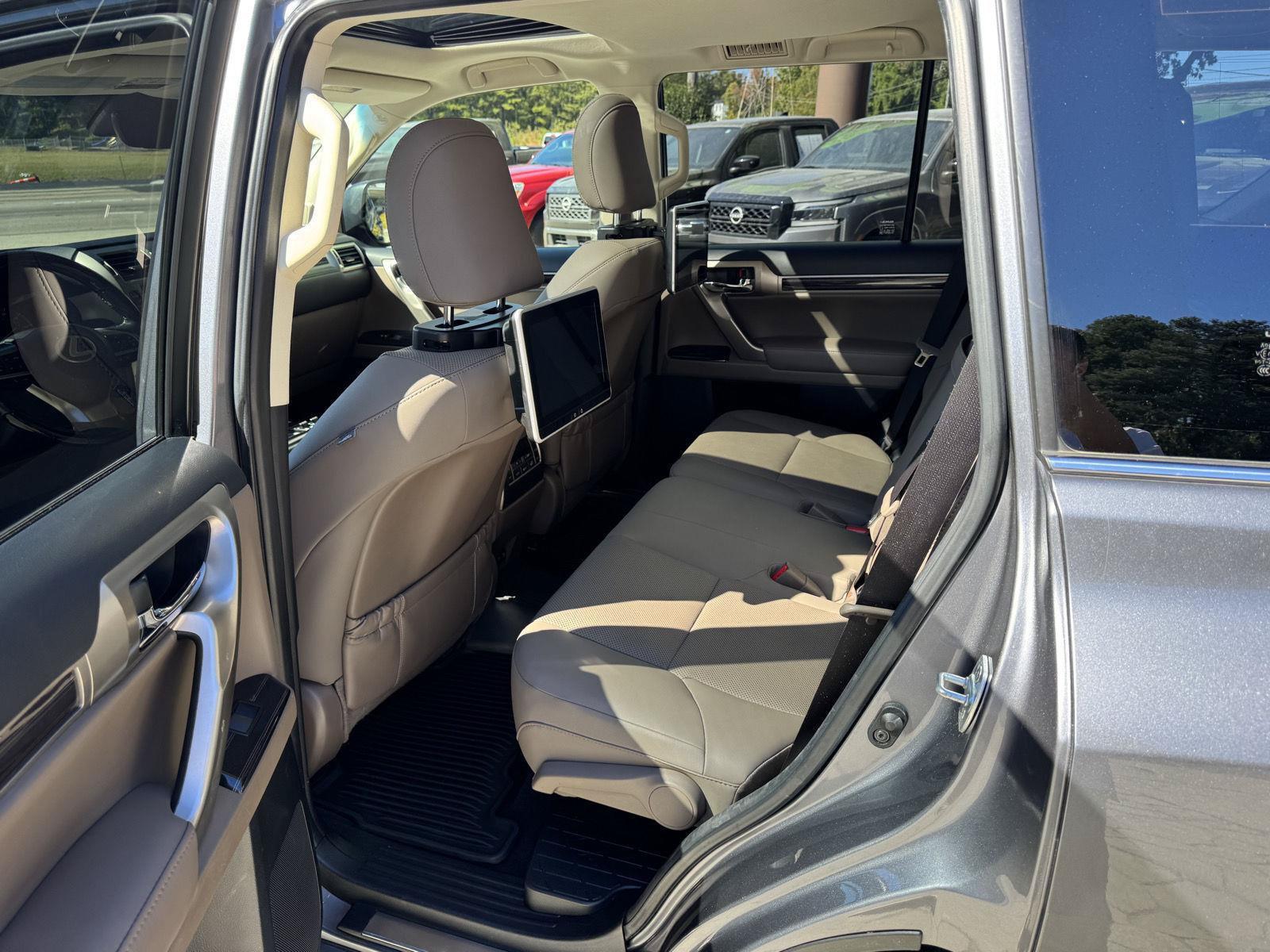 Used 2020 Lexus GX 460 Premium w/ Premium Package AWD/4WD image 7