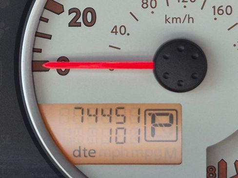 Used 2015 Nissan Xterra PRO-4X AWD/4WD image 11