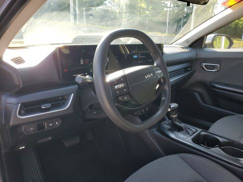 Used 2025 Kia K4 LXS FWD image 14