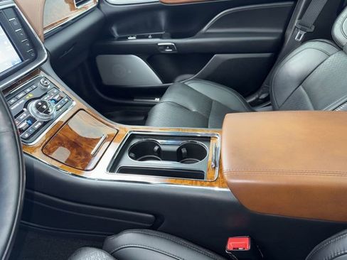 Used 2020 Lincoln Continental Black Label w/ Rear Seat Amenities Package image 24