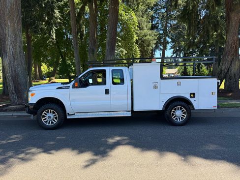 Used 2011 Ford F350 XL w/ PWR Equipment Group AWD/4WD image 2