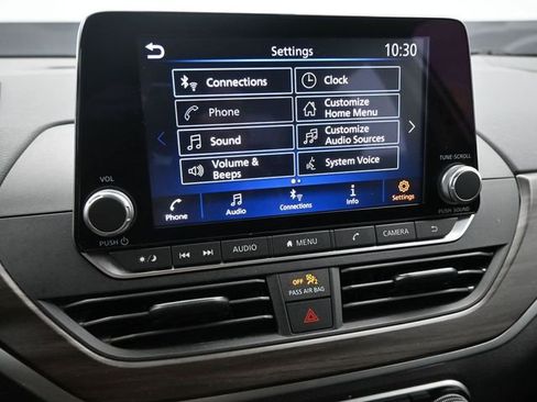 Used 2024 Nissan Altima 2.5 SV image 16