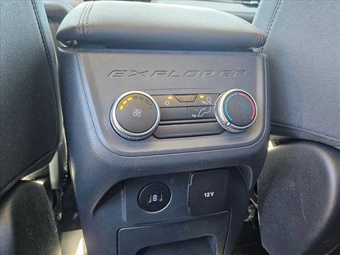 Used 2025 Ford Explorer Active image 12