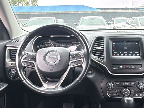 Used 2021 Jeep Cherokee Latitude Lux FWD image 7