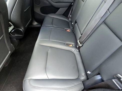 Used 2024 Tesla Model Y Long Range image 29