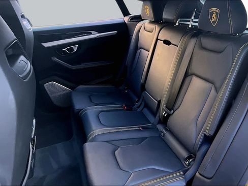 Used 2022 Lamborghini Urus AWD/4WD image 20