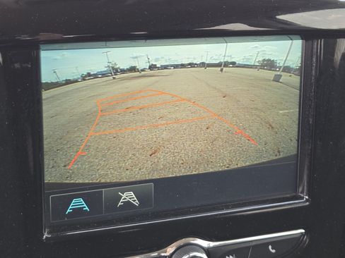 Used 2018 Chevrolet Traverse LS FWD image 5