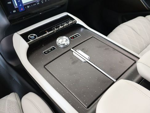New 2026 Lincoln Navigator Black Label AWD/4WD image 8