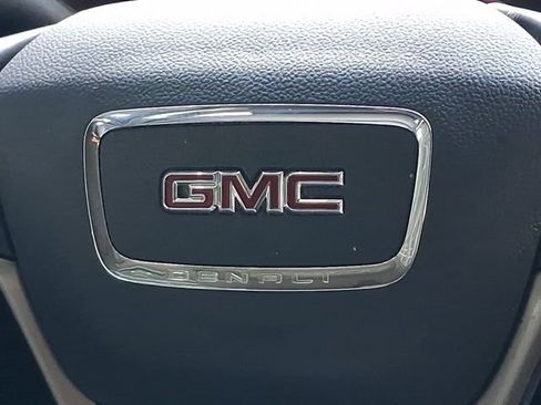 Used 2022 GMC Acadia Denali w/ Denali Ultimate Package FWD image 13