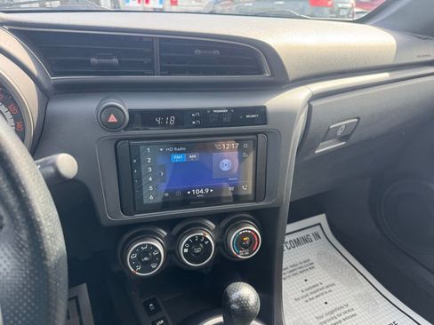 Used 2013 Scion tC FWD image 32
