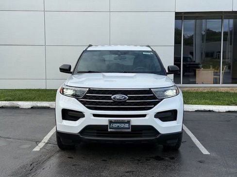 Used 2020 Ford Explorer XLT w/ Class III Trailer Tow Package AWD/4WD image 3