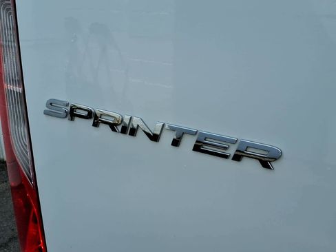 Used 2025 Mercedes-Benz Sprinter 2500 image 16