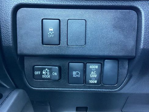 Used 2022 Toyota Tacoma TRD Sport image 25