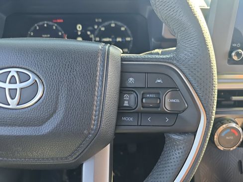 Certified 2025 Toyota Tacoma TRD Off-Road AWD/4WD image 22