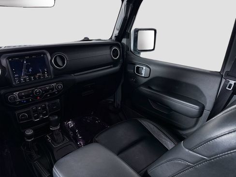Used 2023 Jeep Wrangler Unlimited Sahara AWD/4WD image 27