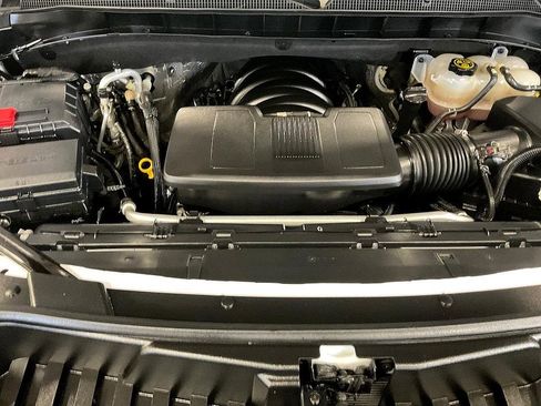 Used 2023 Chevrolet Suburban Z71 w/ Luxury Package image 7