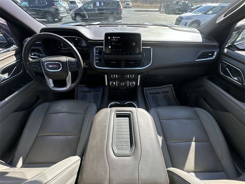 Used 2022 GMC Yukon XL SLT w/ SLT Premium Package image 20
