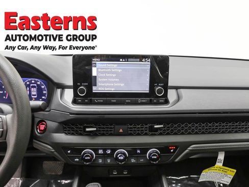 Used 2025 Honda Accord SE image 12