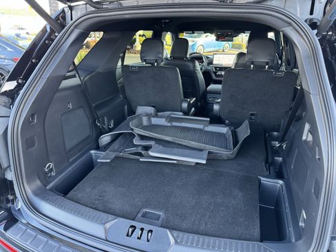 Used 2025 Ford Explorer ST image 38