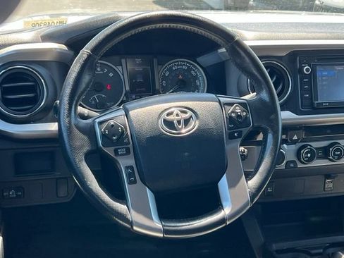 Used 2017 Toyota Tacoma SR5 w/ Tow Package AWD/4WD image 13