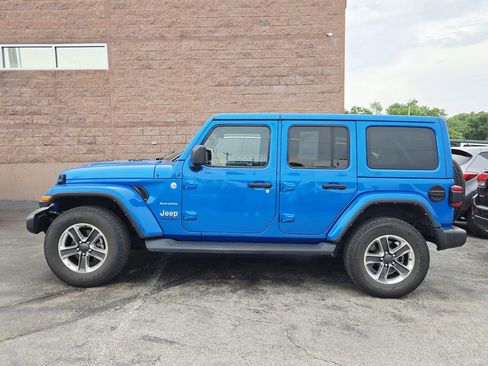 Used 2022 Jeep Wrangler Unlimited Sahara w/ LED Lighting Group AWD/4WD image 2