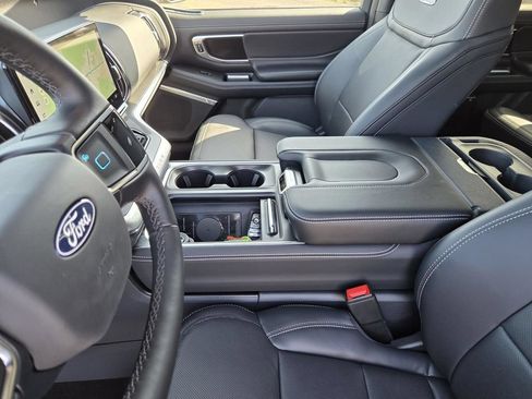 New 2027 Ford Expedition Platinum w/ Stealth Appearance Package RWD image 25