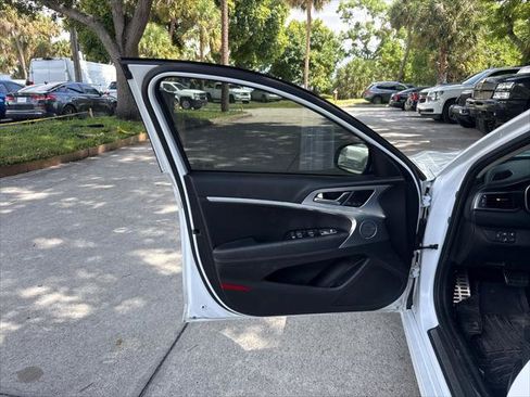 Used 2019 Genesis G70 3.3T Advanced RWD image 21