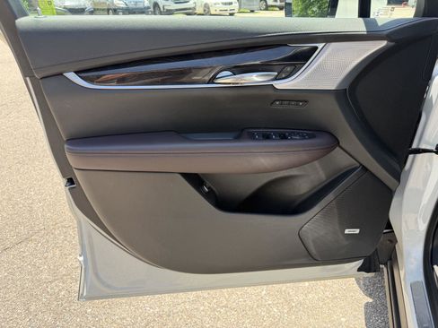 Used 2021 Cadillac XT6 Premium Luxury AWD/4WD image 12