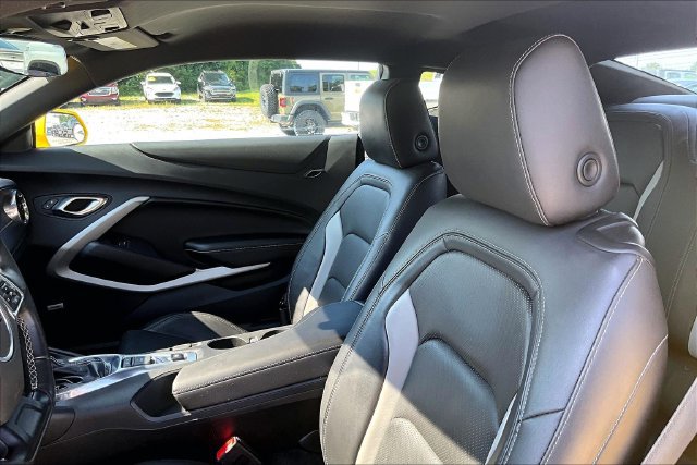Used 2018 Chevrolet Camaro LT RWD image 22