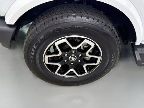 Used 2025 Ford Bronco Outer Banks AWD/4WD image 31