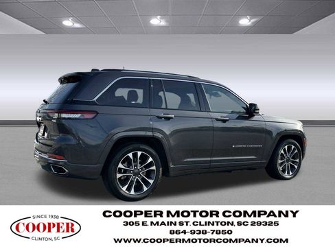 Used 2022 Jeep Grand Cherokee Overland w/ Advanced Protech Group III image 7