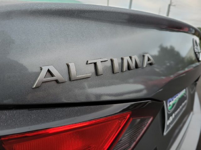Used 2025 Nissan Altima 2.5 SV FWD image 8