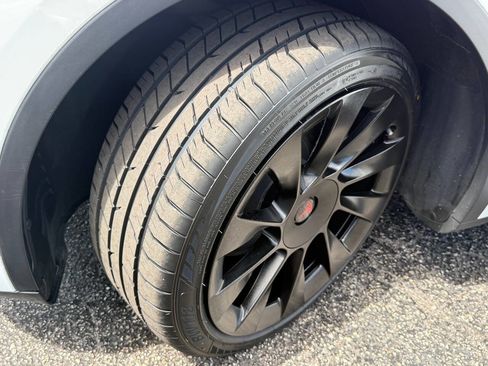 Used 2023 Tesla Model Y Long Range AWD/4WD image 14