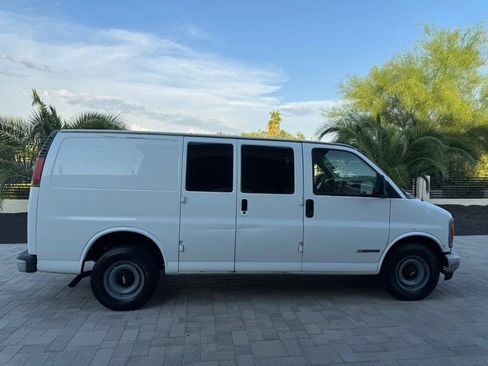 Used 2000 Chevrolet Express 2500 RWD image 7