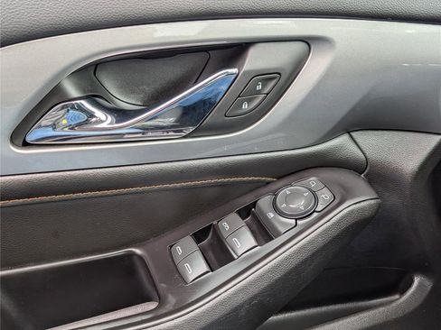 Used 2018 Chevrolet Traverse LT image 20